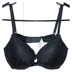 NEVER WORN! Victoria’s Secret Black Push Up Bra